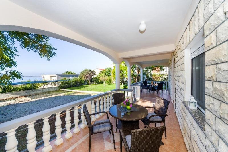 Apartment Nin - Vrsi At The Beach Esterno foto