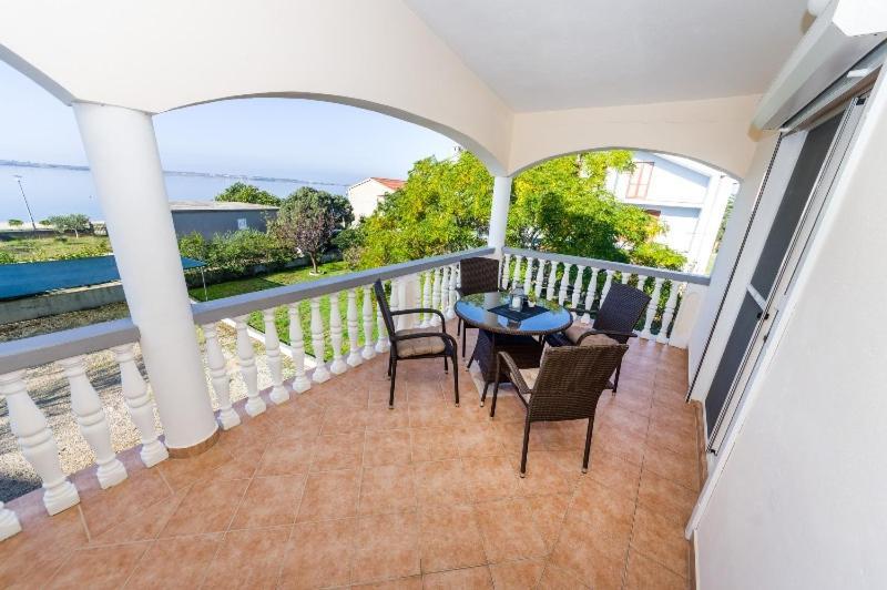 Apartment Nin - Vrsi At The Beach Esterno foto
