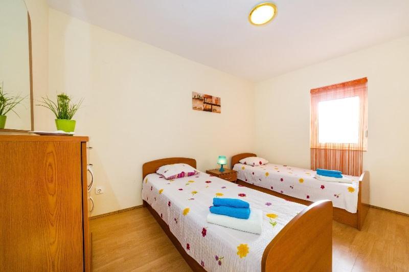 Apartment Nin - Vrsi At The Beach Esterno foto