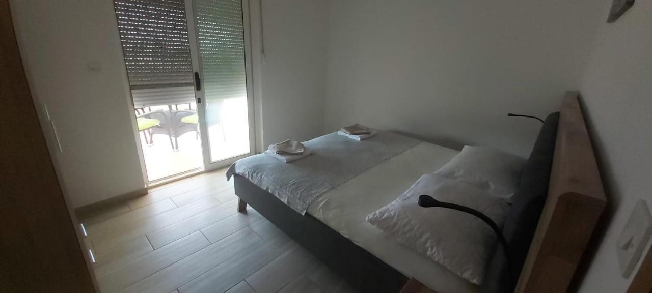 Apartment Nin - Vrsi At The Beach Esterno foto
