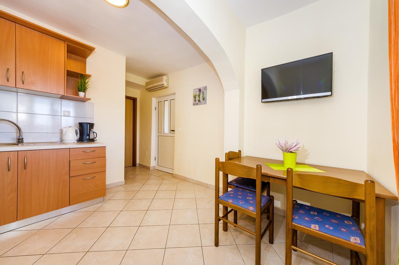 Apartment Nin - Vrsi At The Beach Esterno foto