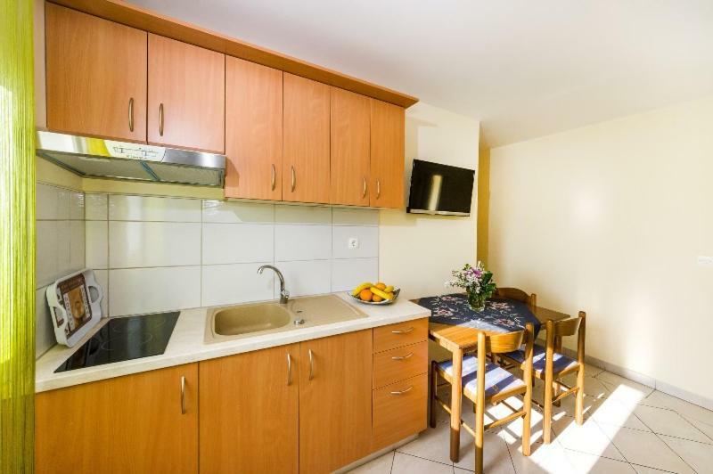 Apartment Nin - Vrsi At The Beach Esterno foto